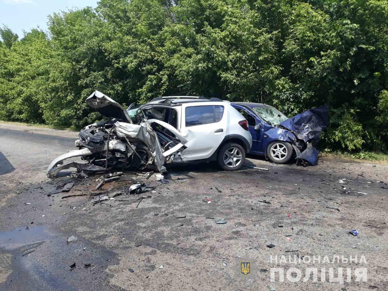 Столкновение легковушек в Красноградском районе: один из водителей умер в больнице