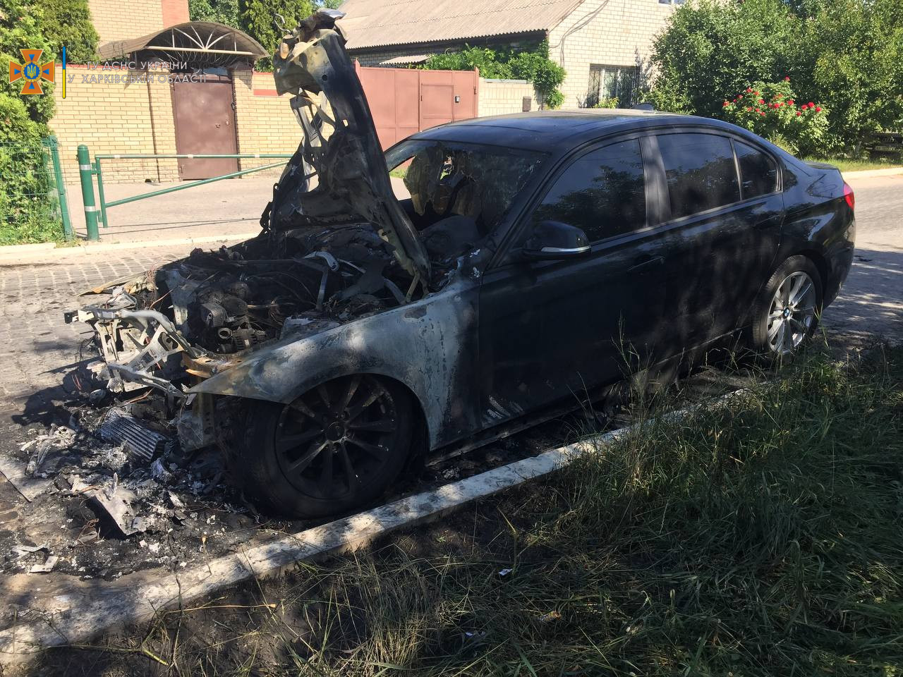 В Харькове сгорел автомобиль