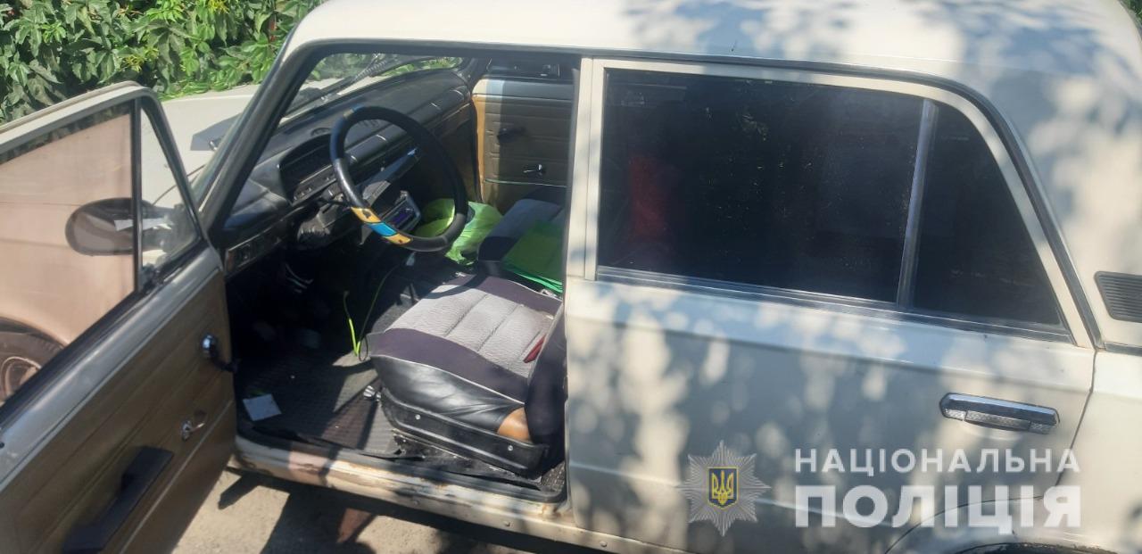 На Харьковщине двое пьяных угнали автомобиль и врезались в забор