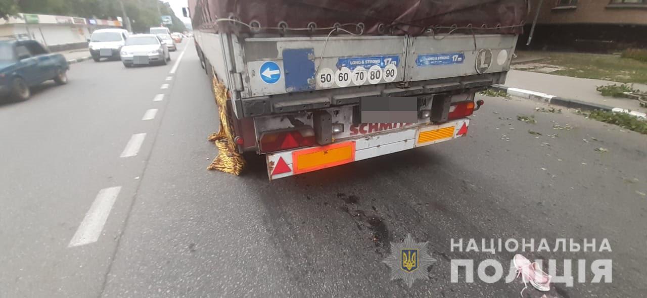 В Харькове грузовик насмерть сбил пенсионерку