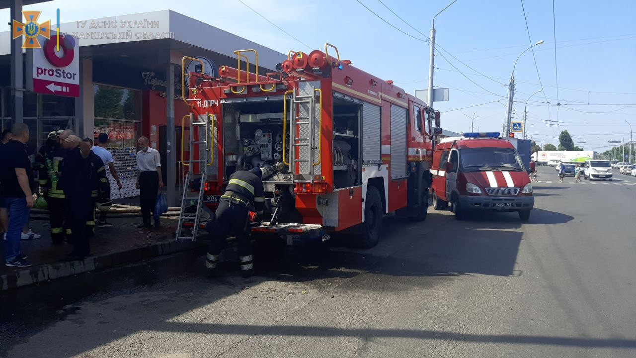 В Харькове сгорел магазин косметики