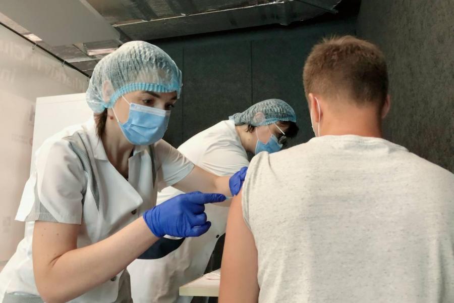 На Харьковщине почти вдвое вырос спрос на вакцинацию от COVID-19 – ХОГА