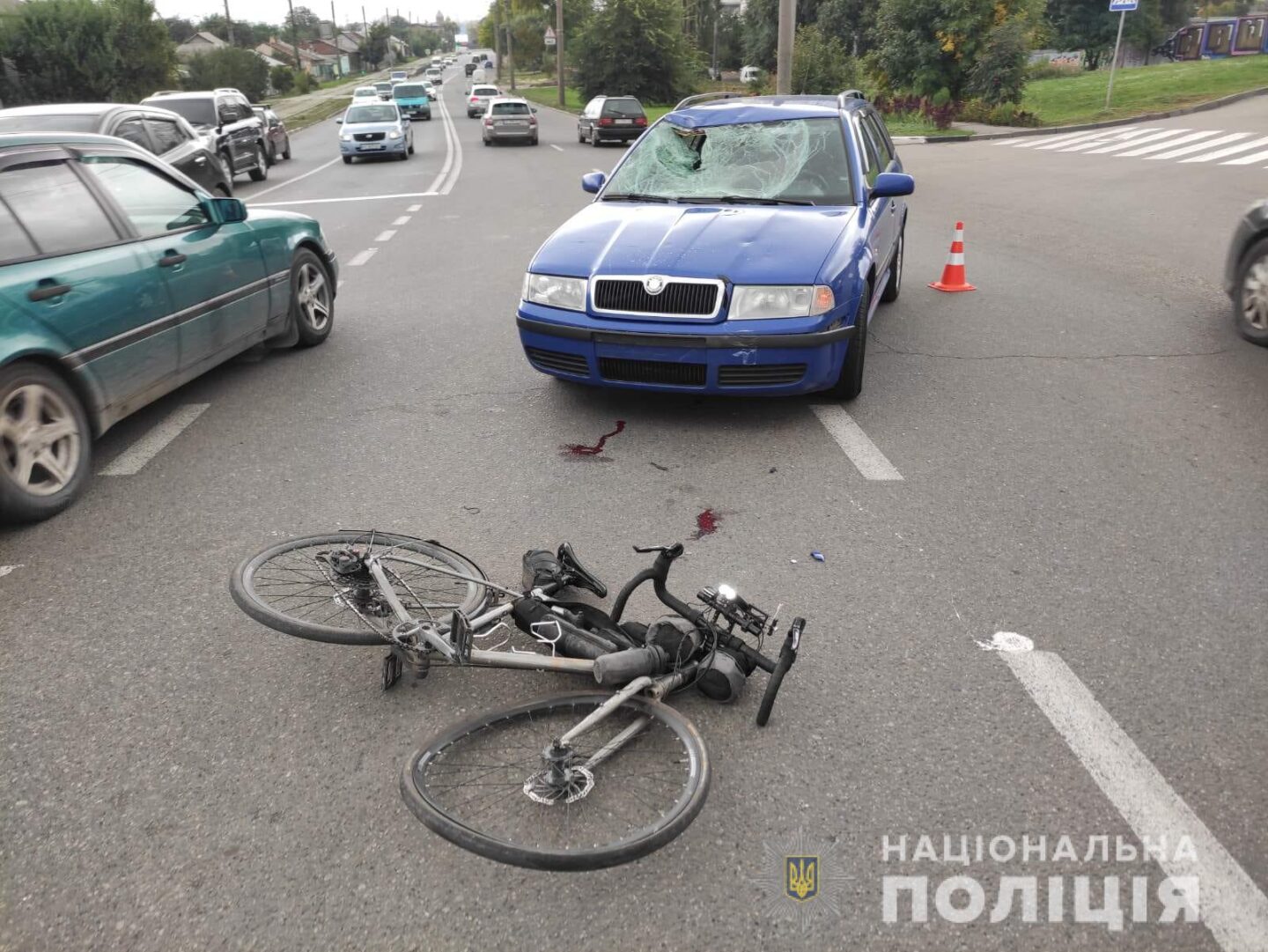 В Харькове в результате ДТП пострадал велосипедист: мужчину доставили в больницу