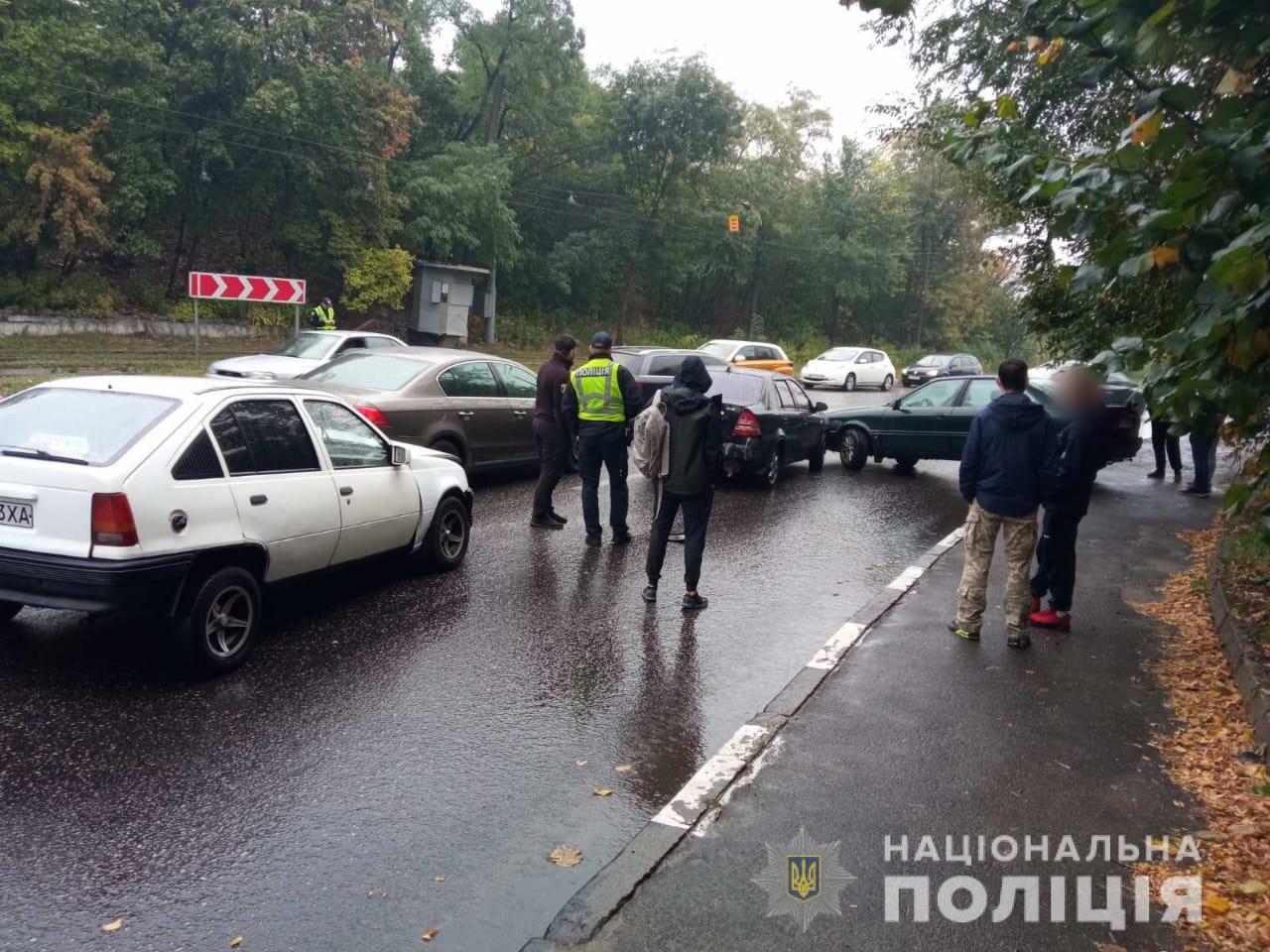 В Харькове столкнулись пять автомобилей