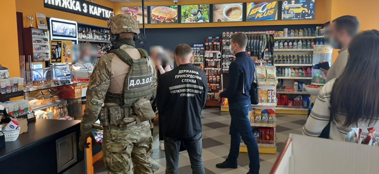 В Харькове на заправках обнаружили более 18 тысяч литров контрафактного топлива