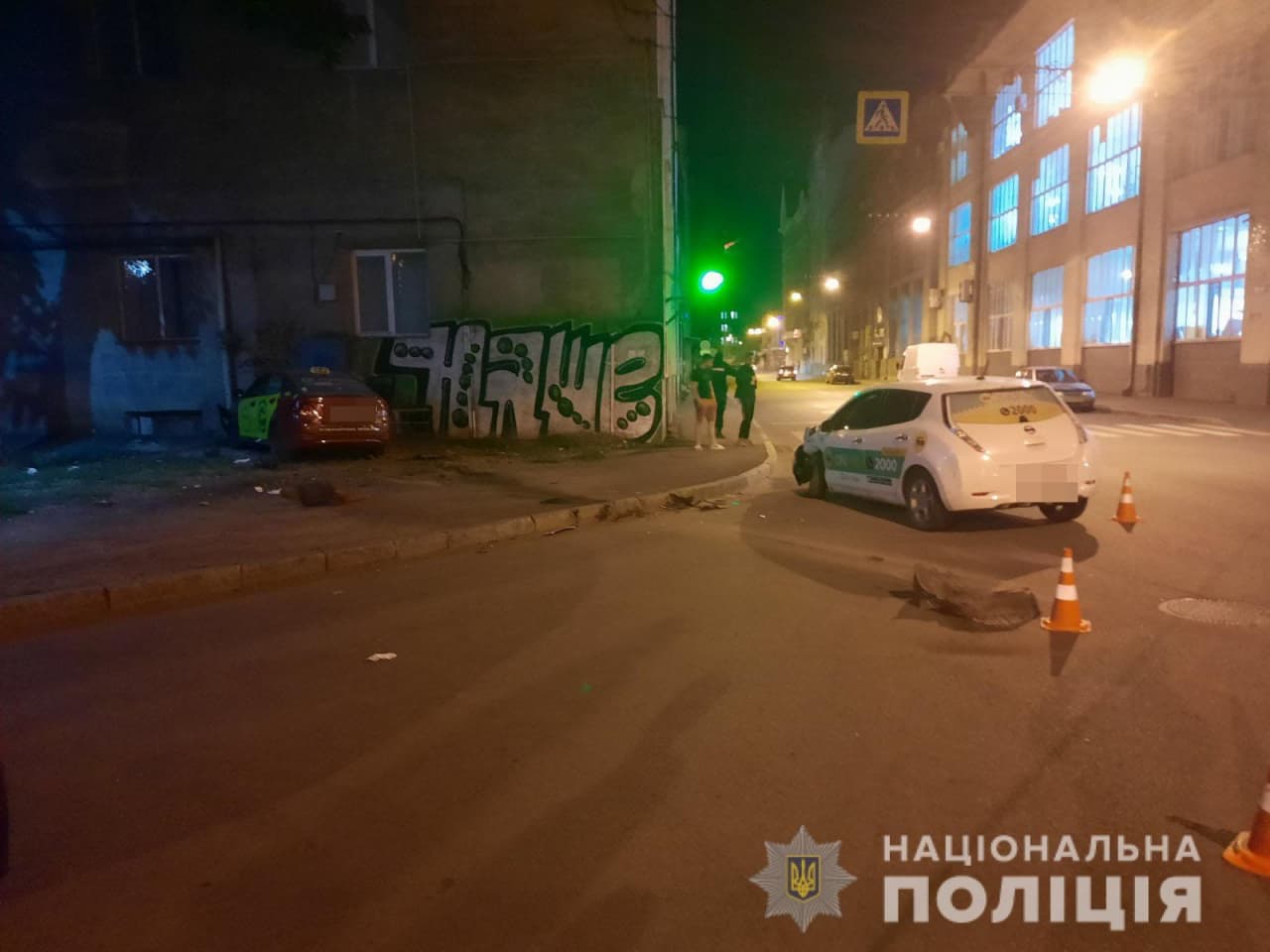 В Харькове в результате столкновения двух такси пострадали маленький ребенок и женщина