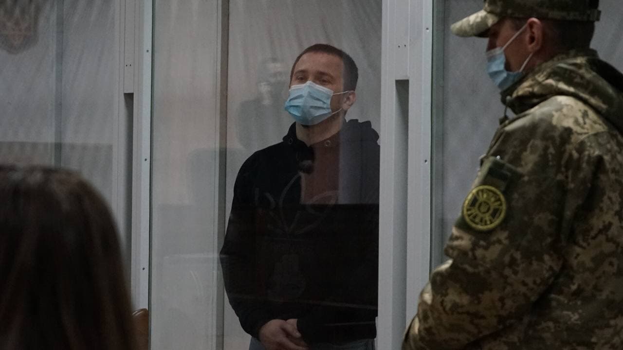 Подозреваемых в рэкете, среди которых члены «Нацкорпуса», оставили в СИЗО еще на два месяца