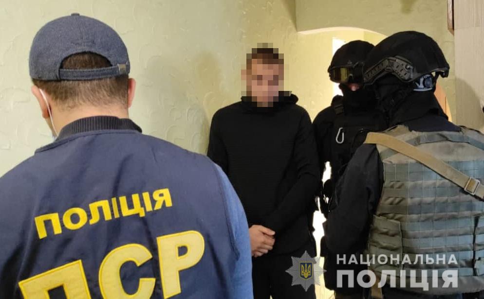 Харьковские полицейские сообщили о подозрении 13-м участникам преступной группировки