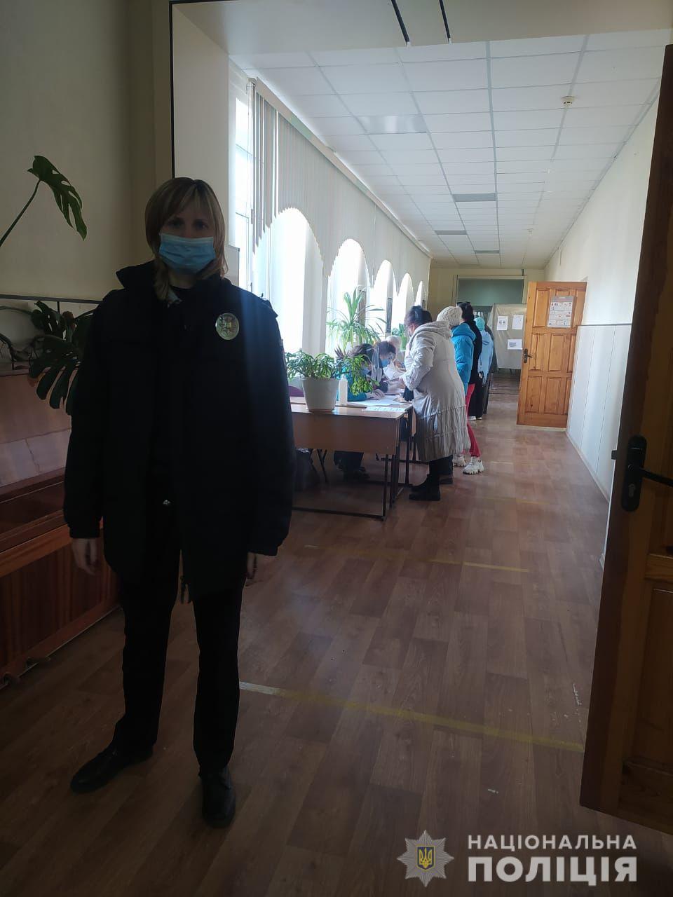 В Харькове вовремя не открылся один спецучасток из-за болезни двух членов комиссии
