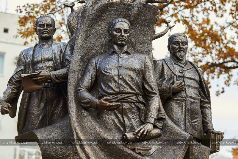 В Харькове открыли Сквер мыслителей