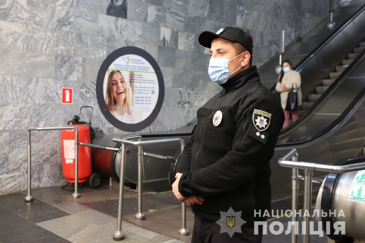 На прошлой неделе на Харьковщине полицейские обнаружили 326 нарушителей масочного режима