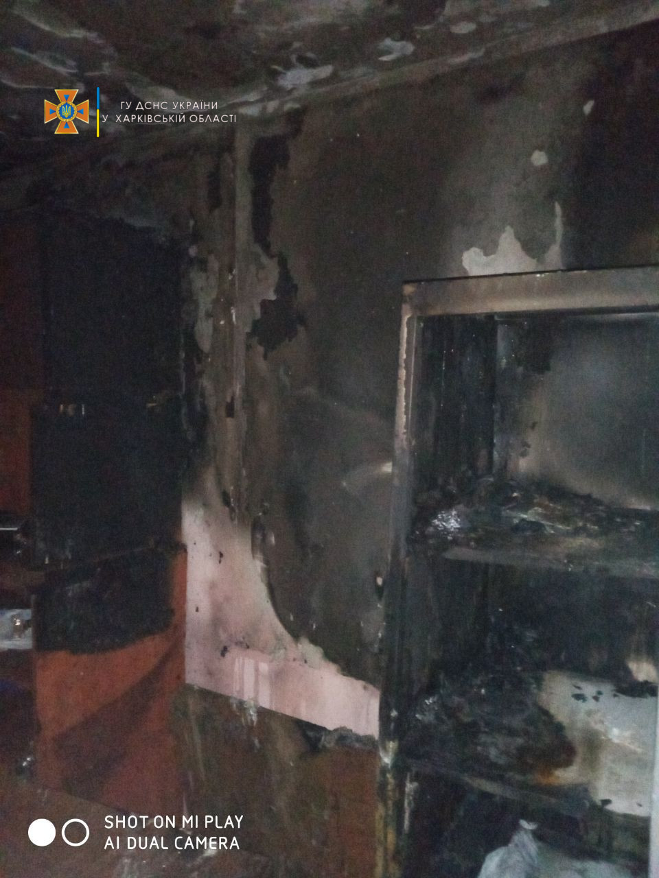 В Харькове спасатели эвакуировали 12 жителей жилой пятиэтажки из-за пожара