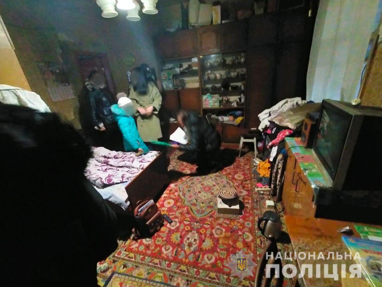 Полицейские Харькова изъяли у матери девочку, которая воспитывалась в ненадлежащих условиях
