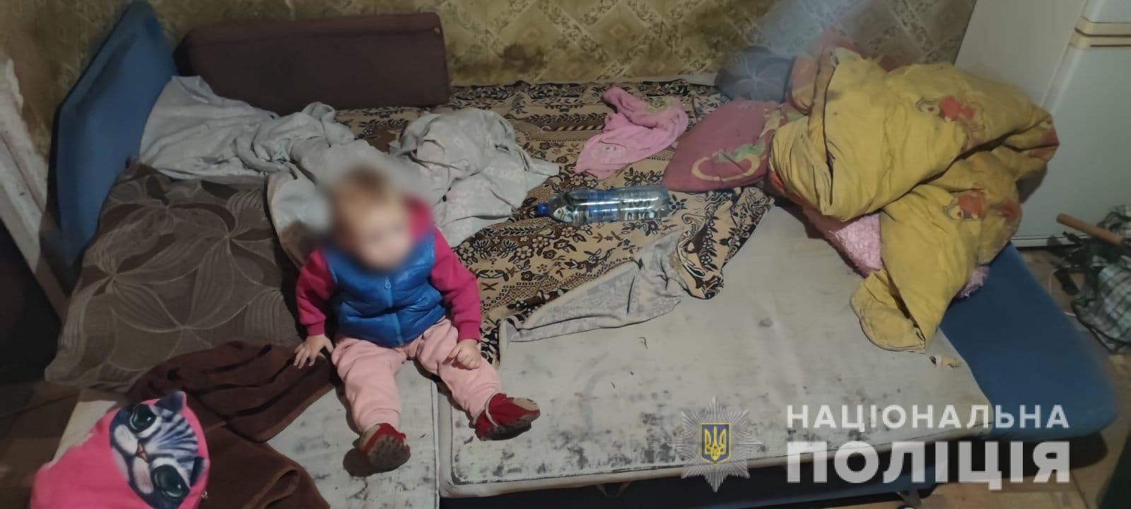 В Харькове у женщины, которая “прославилась” в соцсетях, забрали маленького ребенка (видео)