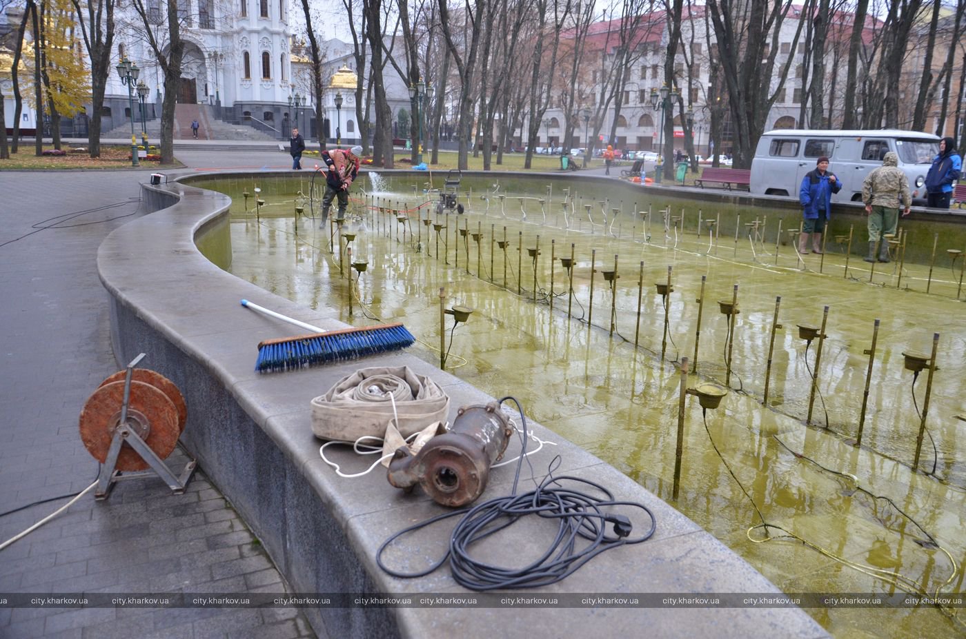 Харьковские фонтаны готовят к зиме