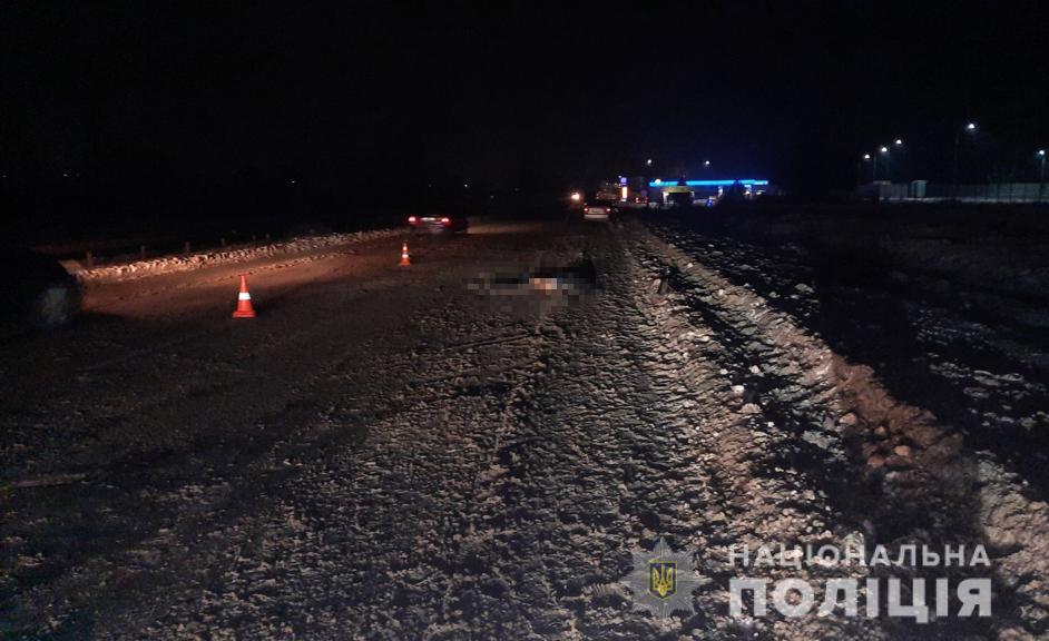 Под Харьковом автомобиль сбил пешехода и скрылся с места происшествия