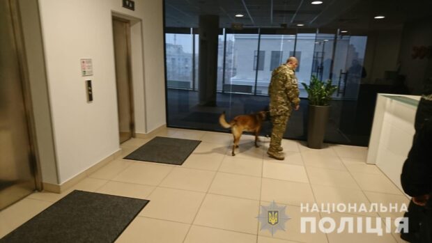 Полиция проверила информацию о минировании учебных заведений и торговых центров в Харькове