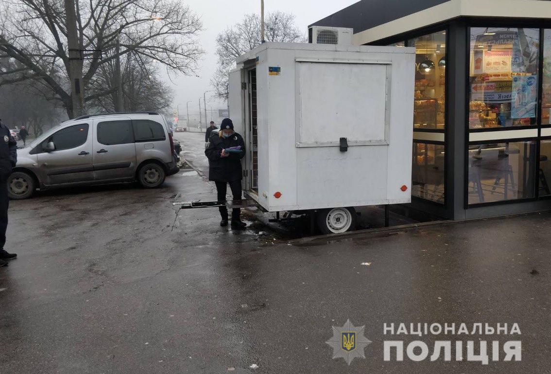 В Харькове полицейские изъяли из незаконного оборота почти 2500 пачек сигарет