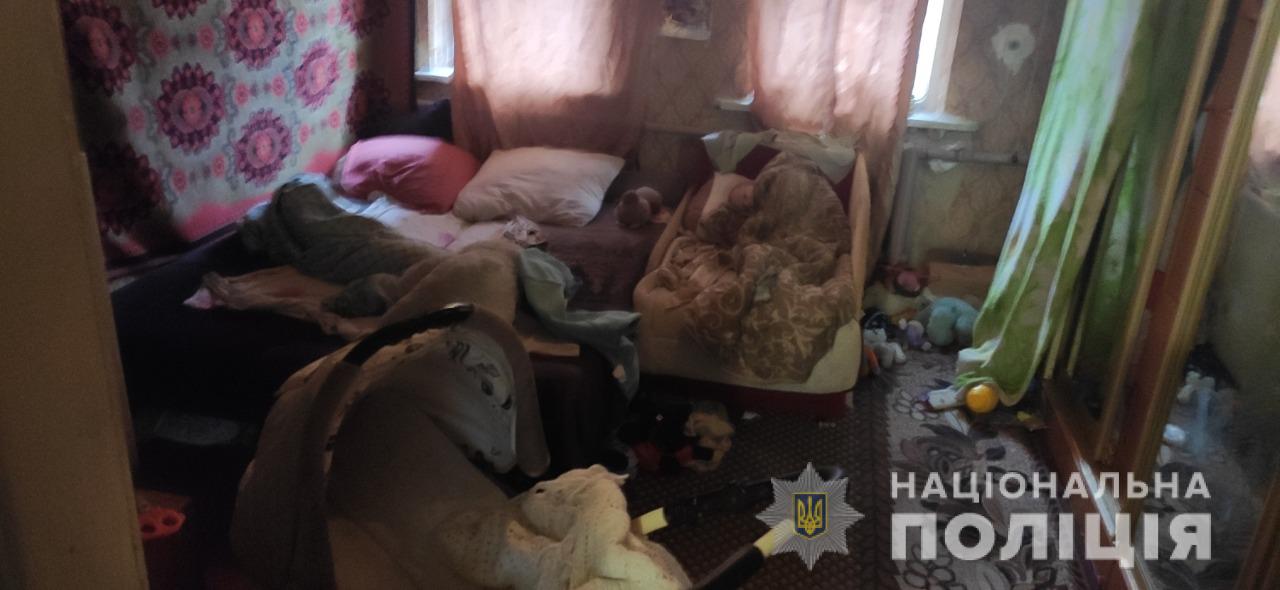 На Харьковщине полицейские обнаружили факт домашнего насилия в семье и невыполнение родителями своих обязанностей