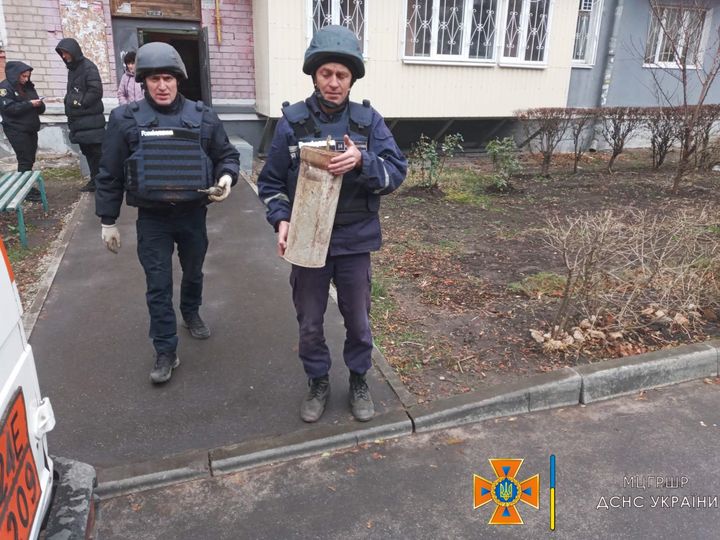 В Харькове в подвале жилого дома нашли 20 кг пороха и гранату