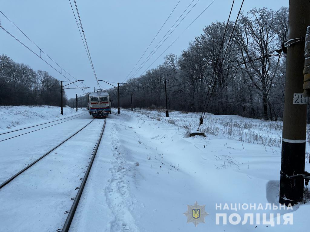 В Харьковской области автомобиль столкнулся с поездом: погиб водитель
