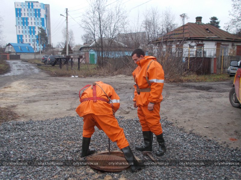 Для рабочих «Харьковводоканала» приобрели водозащитную спецодежду