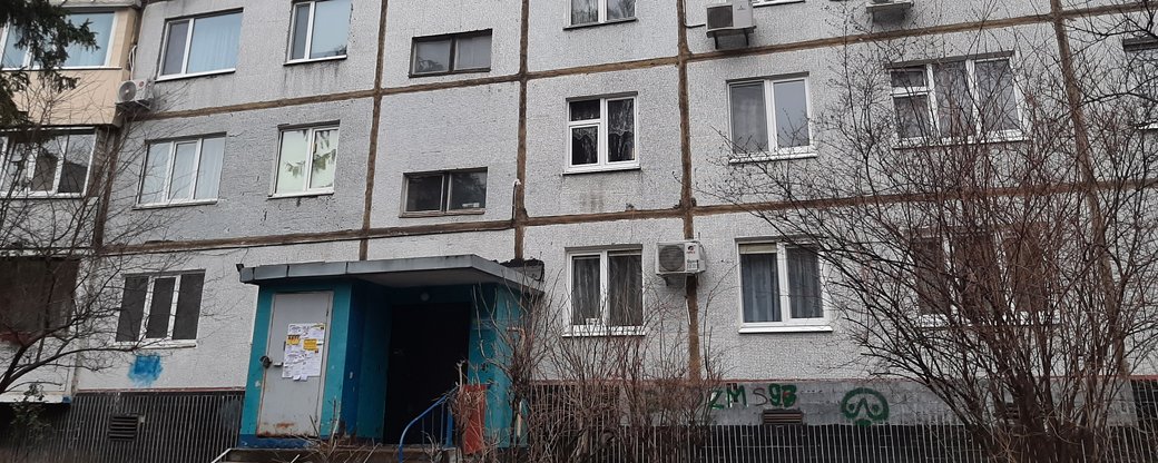 В Харькове нашли мертвого ребенка – мать выпрыгнула в окно
