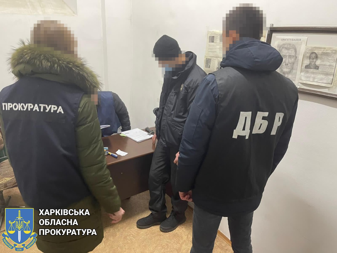 В Харьковской области задержали полицейского, который продавал наркотики заключенному