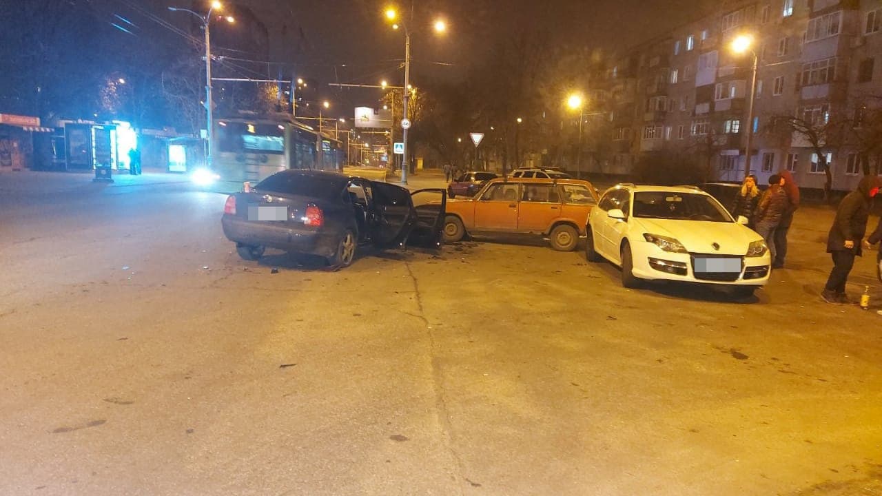 В Харькове пьяный водитель спровоцировал ДТП с четырьмя автомобилями