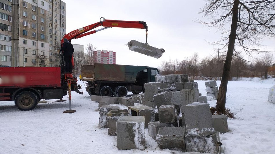 В Харькове демонтировали "Стоунхендж"