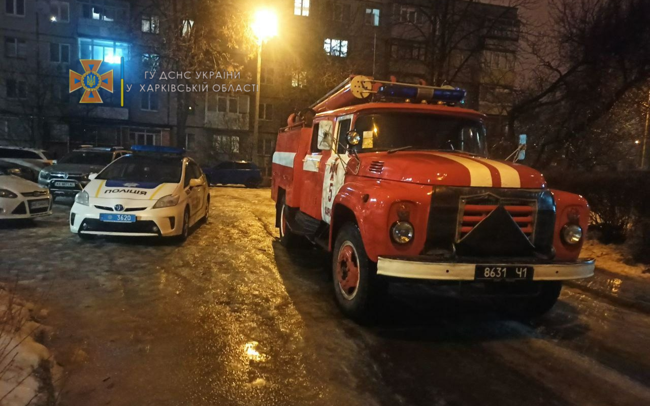 В Харькове на пожаре в жилом доме спасли двоих мужчин
