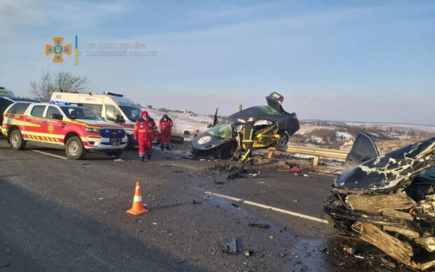 В ДТП на Окружной дороге под Харьковом погиб таксист и его жена