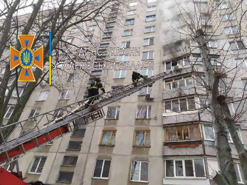 В Харькове в многоэтажном доме горел балкон квартиры