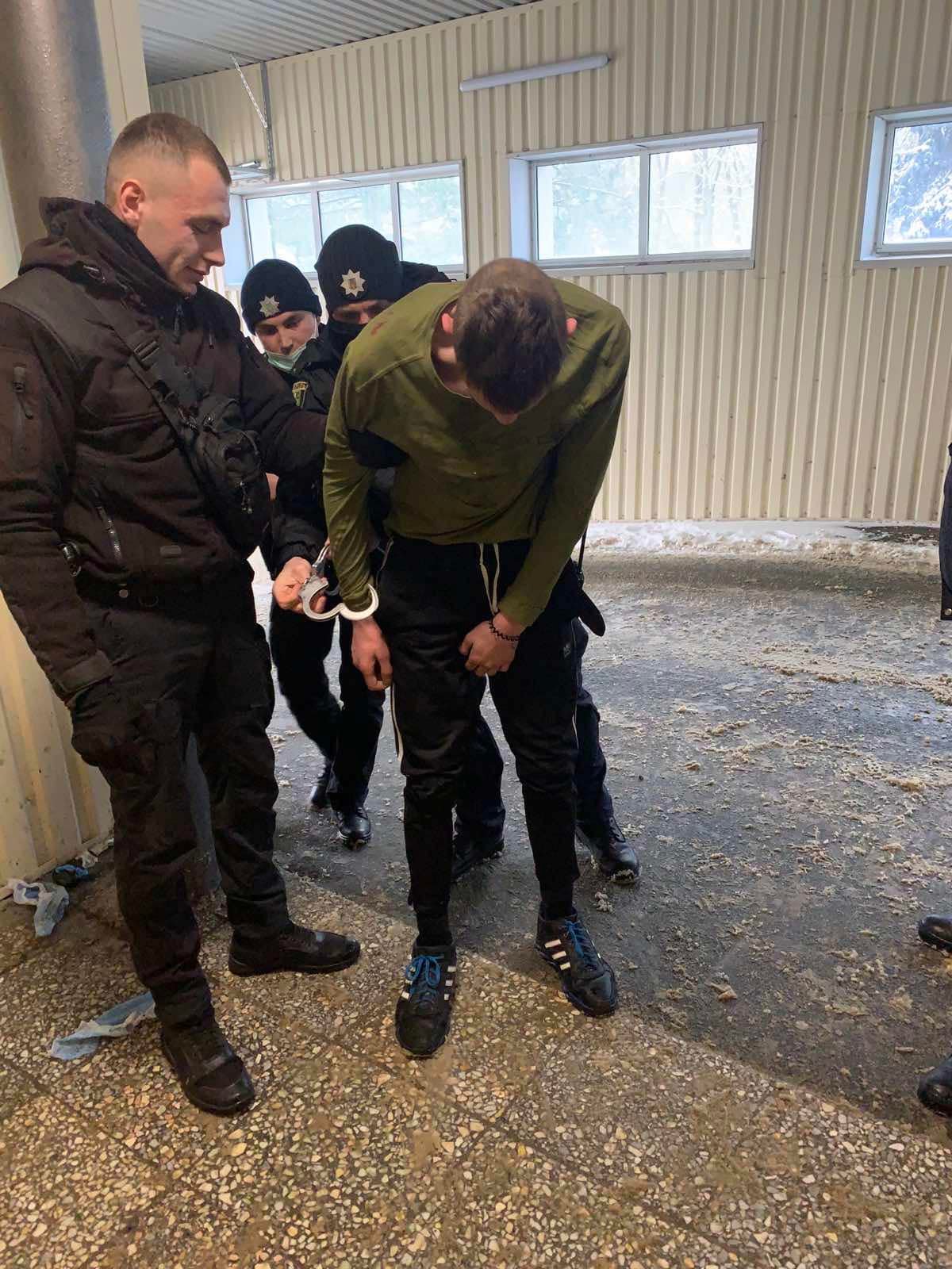 В Харькове пьяный парень напал на бригаду скорой помощи