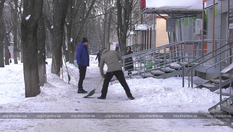 В Харькове проверяют, как предприниматели убирают территорию возле своих магазинов
