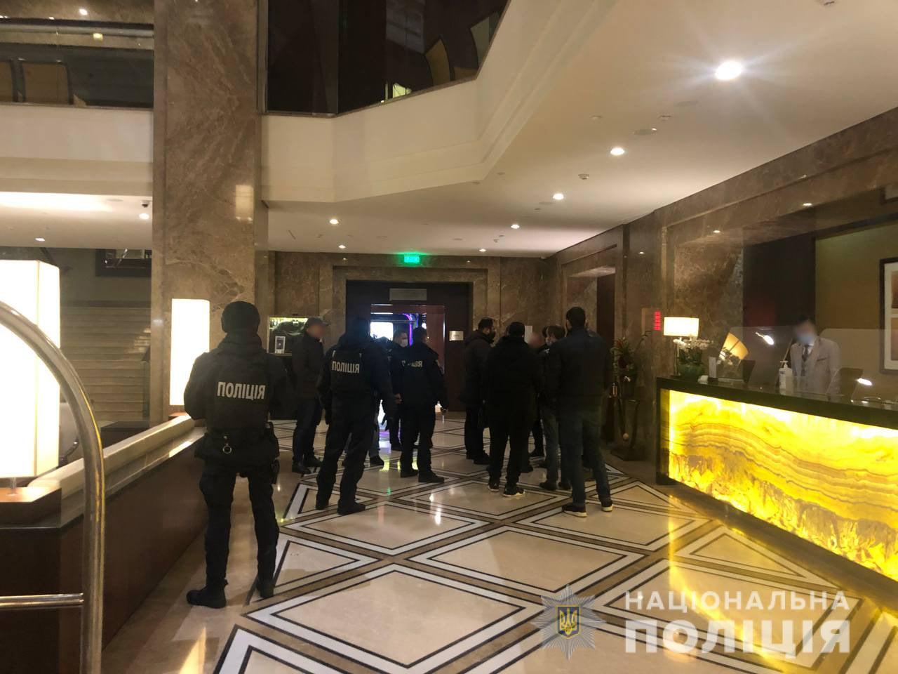 Полиция провела обыски в доме и гостинице Ярославского