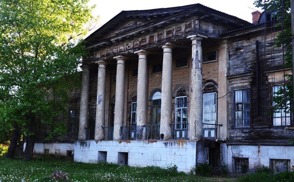 Здесь нашли “Велесову книгу”: мистическая усадьба Задонских в Великом Бурлуке