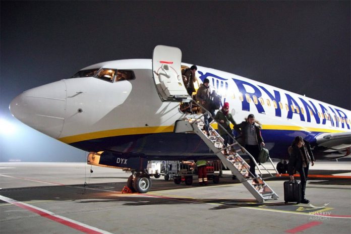 Ryanair полностью остановил продажу билетов из Харькова