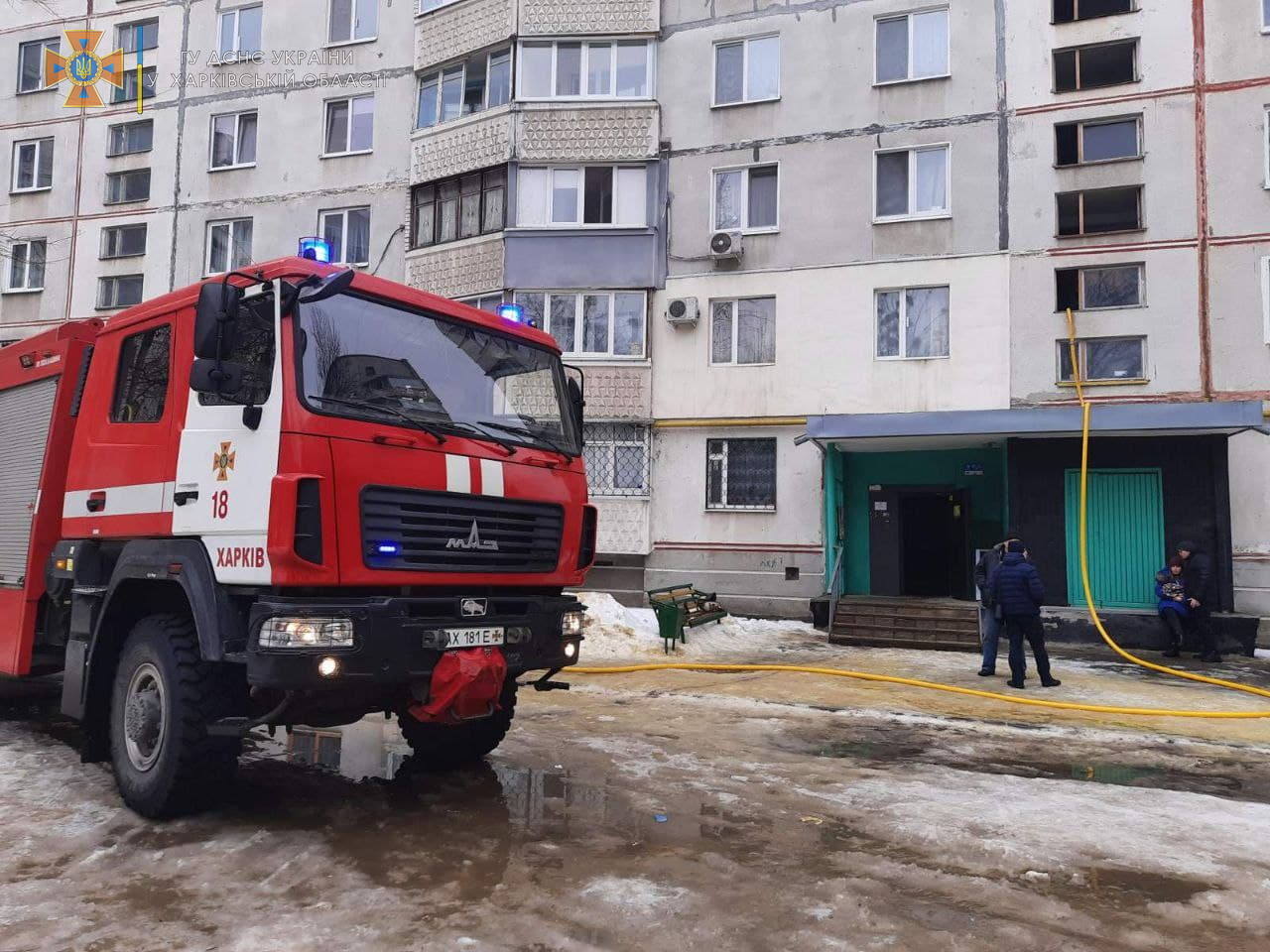 В Харькове на пожаре в девятиэтажном доме угарным газом отравилась женщина