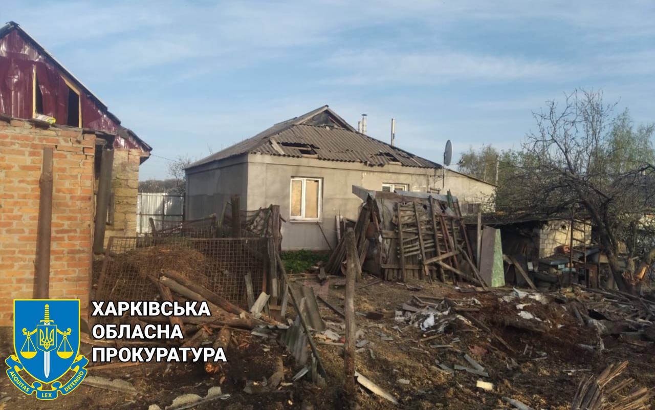 В результате обстрела оккупантами поселка Золочев погибла женщина