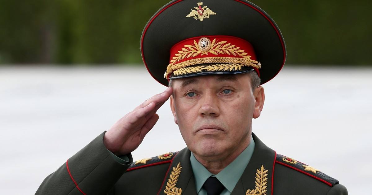 Начальник генштаба рф Герасимов прибыл в Изюм лично командовать наступлением - СМИ