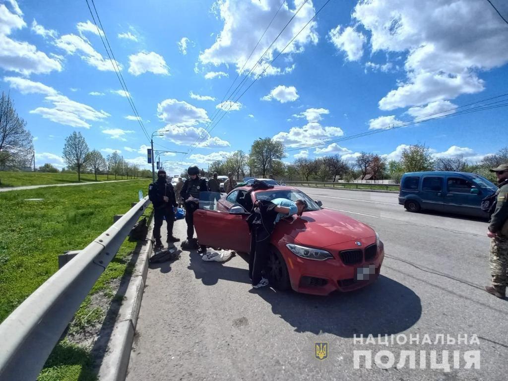 На блокпосту в Харькове полицейские изъяли боеприпасы