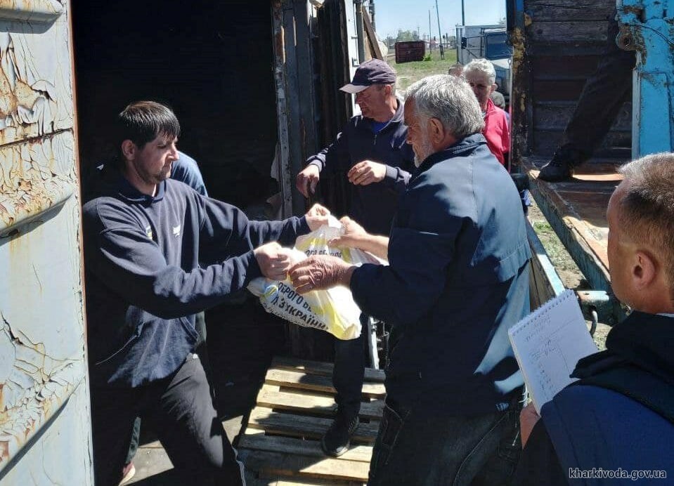 Жителям Харьковской области передали еще 108 тонн продуктов питания