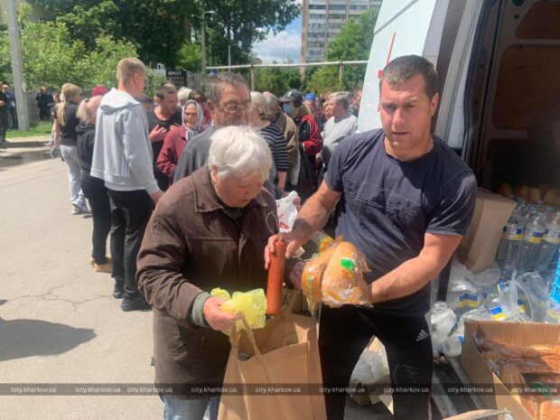 Харків’яни продовжують отримувати гуманітарну допомогу