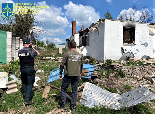 Литовські фахівці допомагають збирати докази про злочини окупантів на Харківщині