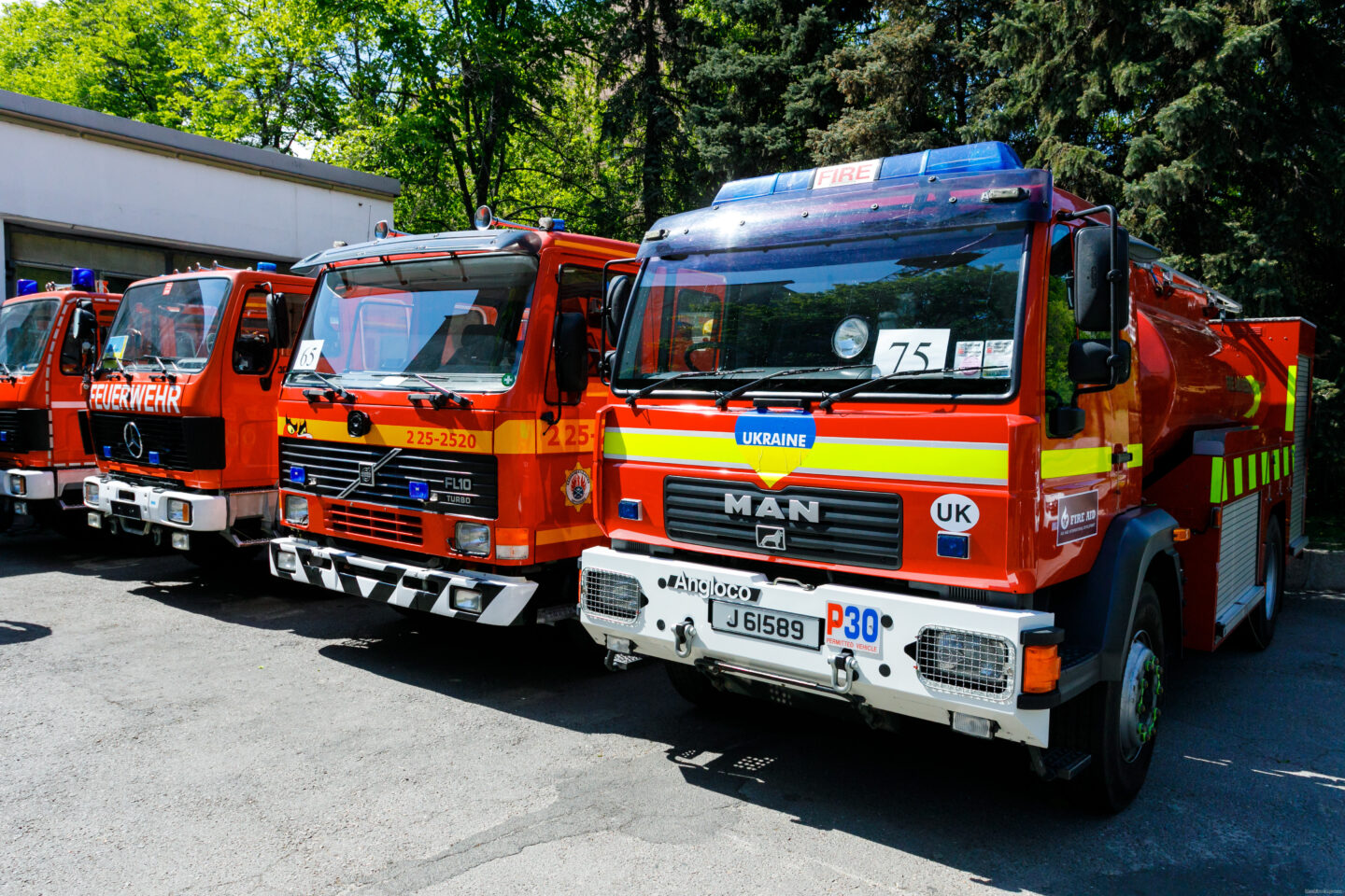 Автопарк Харьковского гарнизона ГСЧС пополнился 9 единицами пожарно-спасательной техники