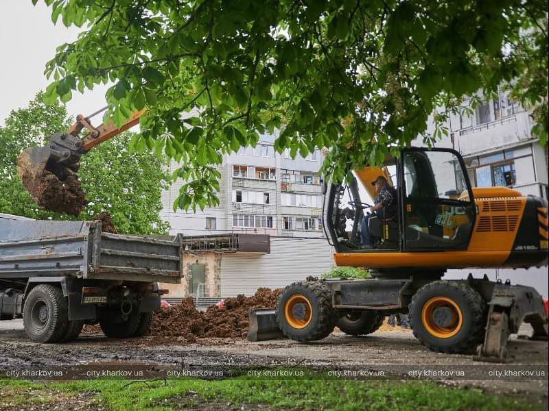 «Харківводоканал» ремонтує водоводи у найбільш постраждалих районах