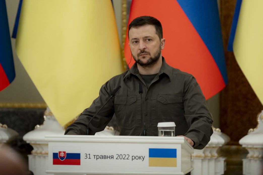 Зеленський: Якщо деокупація коштуватиме десятки тисяч життів, ми почекаємо на зброю