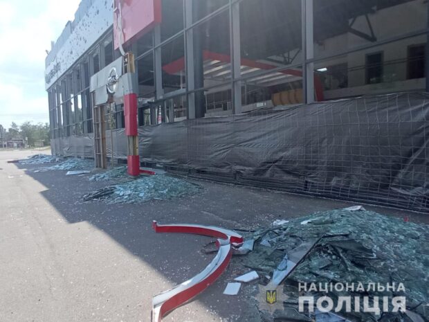 Окупанти зруйнували автосалон у Харкові (відео)