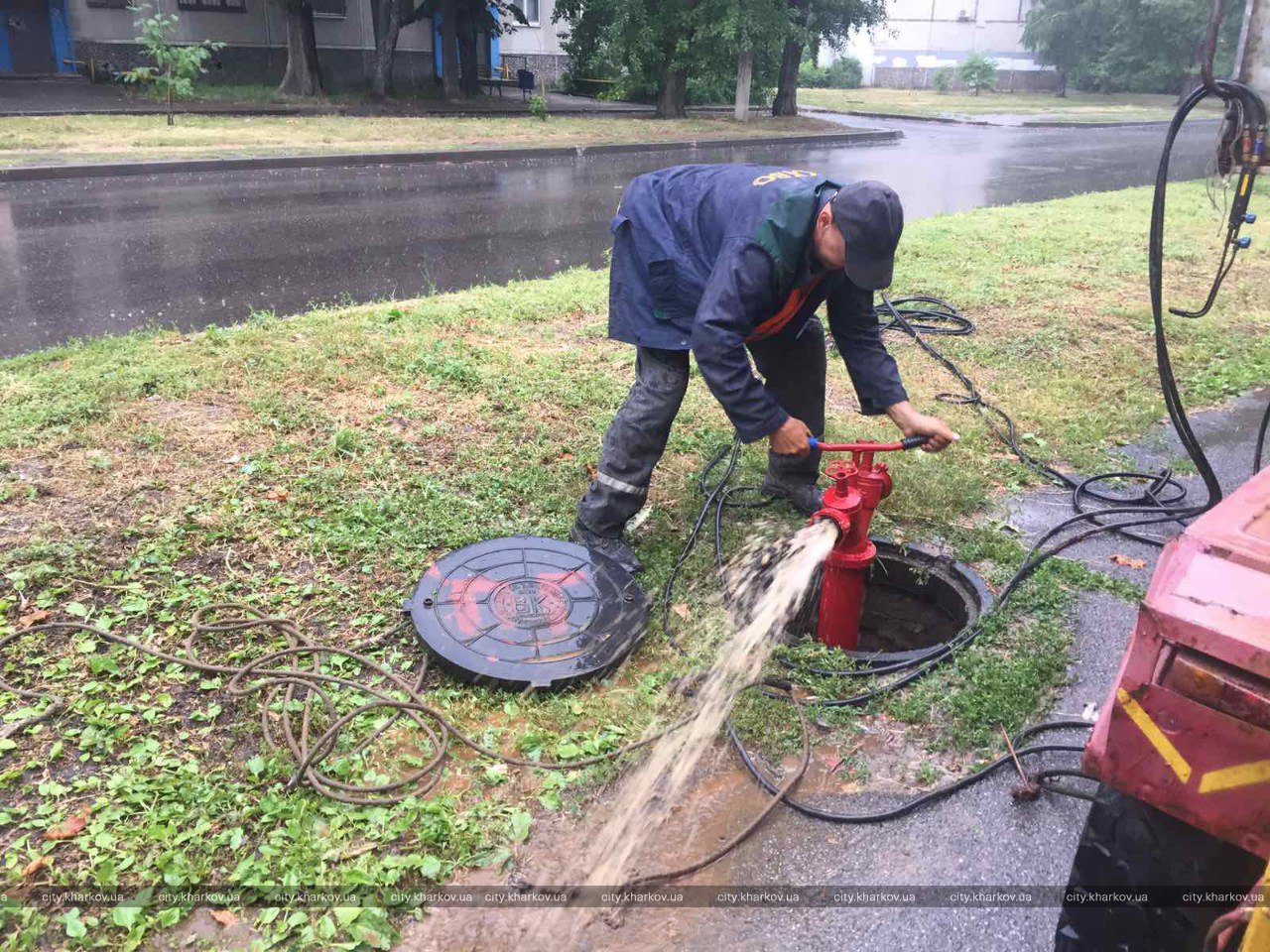 Системи водопостачання Салтівського району готують до опалювального сезону
